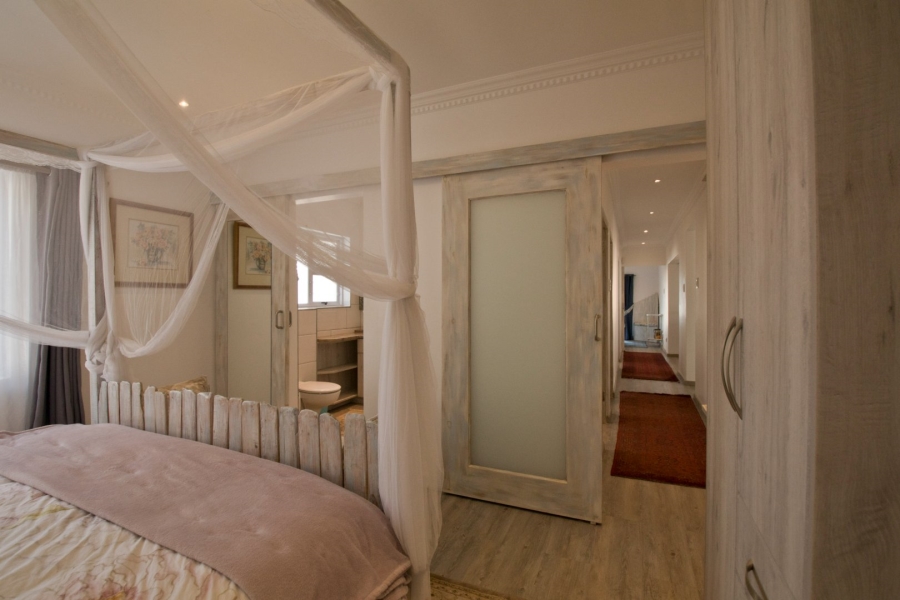 4 Bedroom Property for Sale in Outeniqua Strand Western Cape
